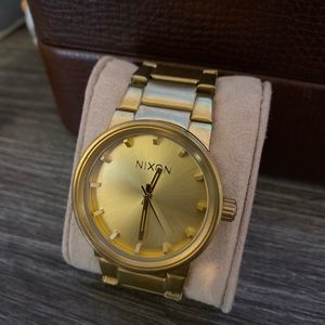 Nixon Watch